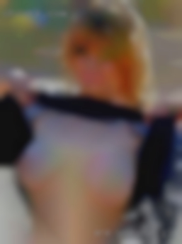 Are you/your friend(s) girls in Ashtabula bi (curious)?