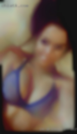 Im a happy, energetic couple in Duryea, PA loving girl.